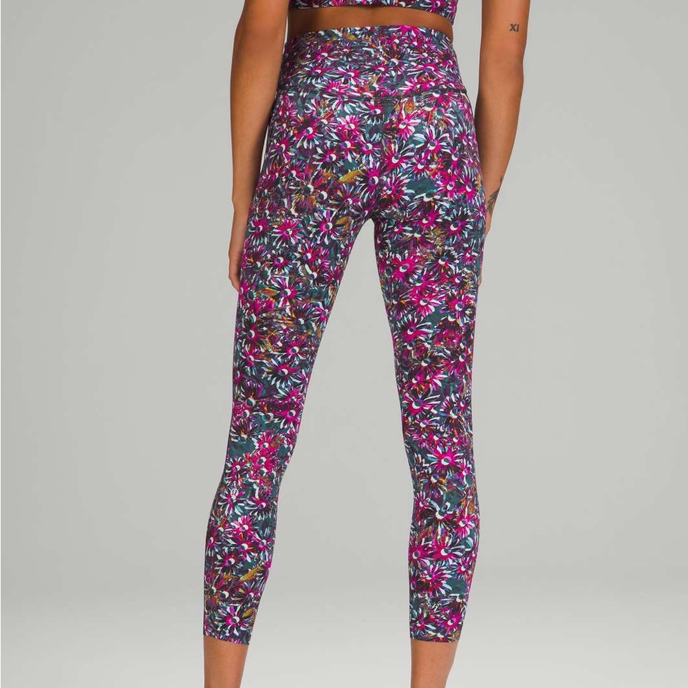 Base Pace Lululemon Leggings 25” size 4